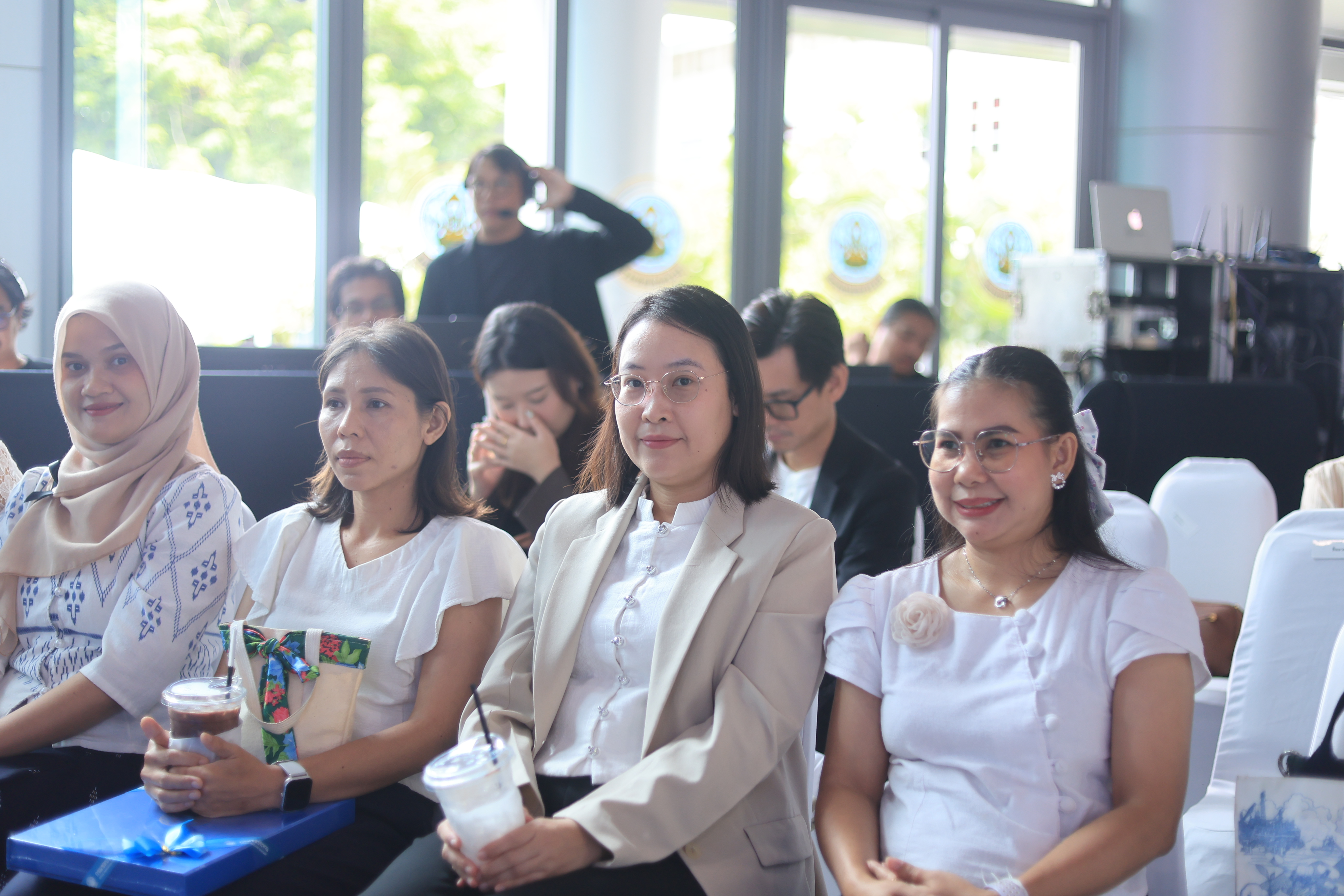 title - ส.ป.ก. ร่วมเป็นเกียรติและแสดงความยินดีเนื่องในวันคล้ายวันสถาปนาครบรอบ 124 ปี กรมชลประทาน “FRIENDS OF WATER สายน้ำแห่งความร่วมมือ” เดินหน้าสร้างความมั่นคงด้านน้ำสู่อนาคตอย่างยั่งยืน